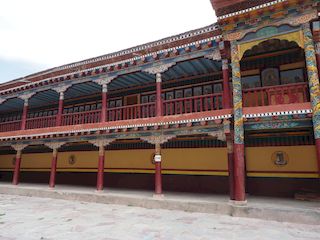 de binnenplaats van het klooster, Hemis • India • Ladakh