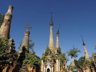 Shwe Inn Dein Pagoda, Inlemeer • Myanmar