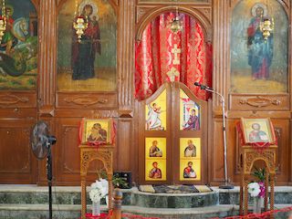 het hoogaltaar van de Grieks-orthodoxe kerk, Madaba • Jordanië