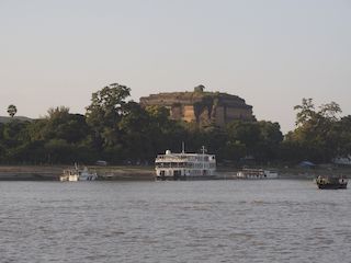 Pahtodawgyi pagoda seen from the river, Mandalay • Myanmar