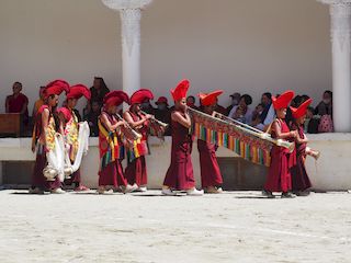 moines avec trompettes, Phyang   • Inde • Ladakh