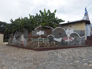 works of art in the street, Sancti Spiritus • Cuba