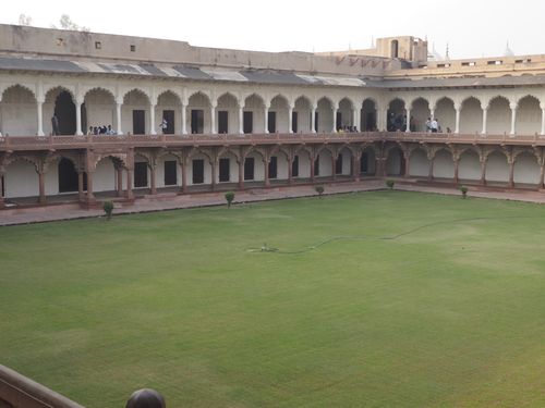 Agra • Fort Rouge d'Agra: cour intérieure ( Inde, Uttar Pradesh )