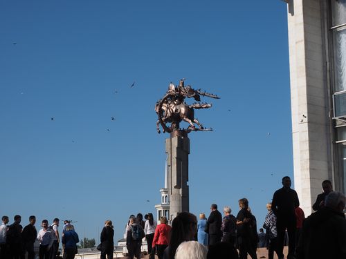 Bishkek • Statue de Manas ( Kirghizistan,  )