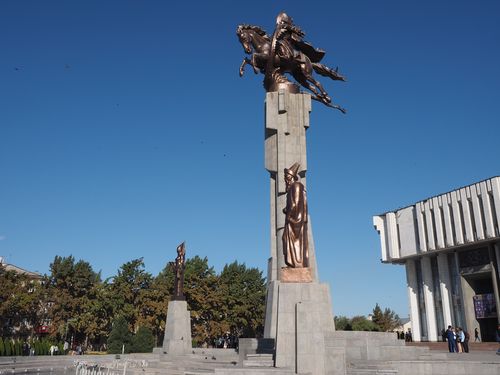 Bishkek • Statue de Manas ( Kirghizistan,  )