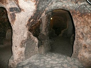 Cappadoce • La ville souterraine de Kaymakli ( Turquie,  )