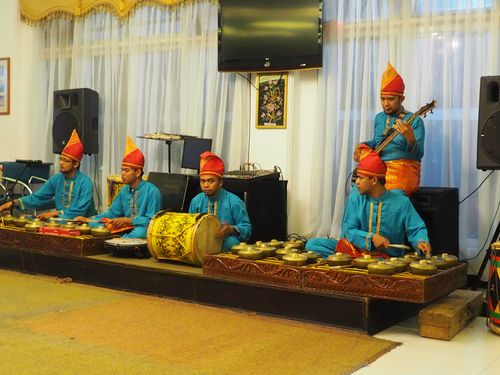 Bukittinggi • Minangkabau dance ( Indonesia, Sumatra )