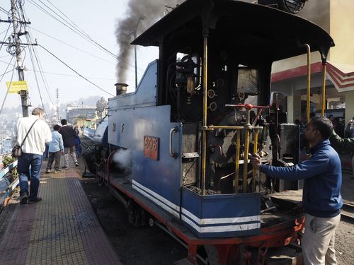 Darjeeling • Toy Train ( Inde, Bengale Occidental )