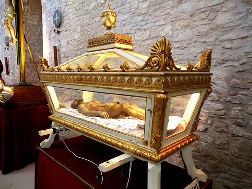 Erice • Eglise San Giuliani: Gisant de Jésus après le supplice de la croix ( Italie, Sicile )