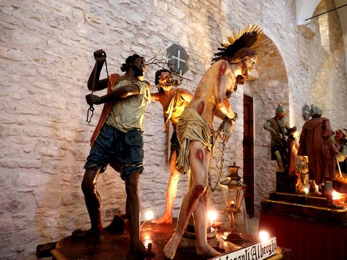 Erice • Eglise San Giuliani: scéne de la passion du Christ ( Italie, Sicile )