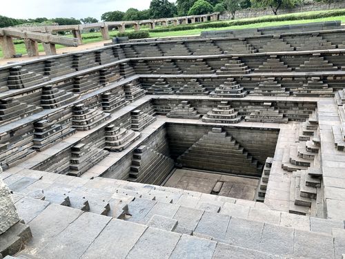 Hampi • Puits à Escalier ( Inde, Karnataka )
