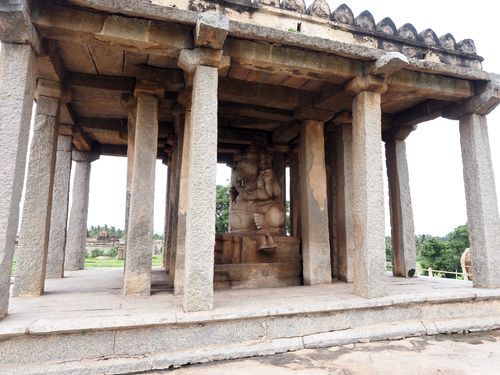 Hampi • Temple Sasivekalu Ganesha ( Inde, Karnataka )