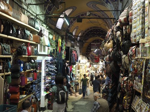 Istanbul • Grote Bazaar: in de galerijen van de bazaar ( Turkije,  )