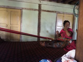 the countryside near Kalaw • Traditional weaving in rural Myanmar ( Myanmar,  )
