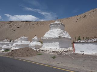 High Plateau • Chörtens of Ladakh ( India, Ladakh )