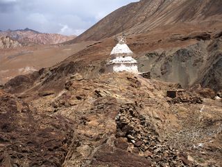 High Plateau • Chörtens of Ladakh ( India, Ladakh )