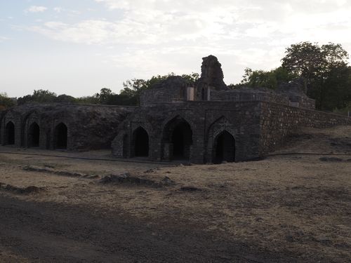 Mandu • Caravansérail ( Inde, Madhya Pradesh )
