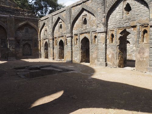 Mandu • Hathi Mahal ( India, Madhya Pradesh )