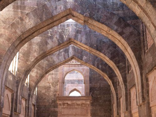 Mandu • Hindola Mahal ( India, Madhya Pradesh )