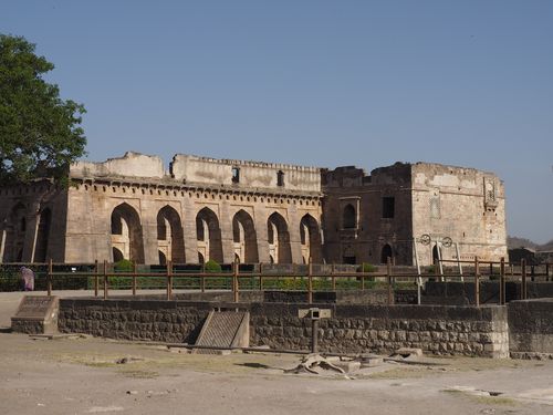 Mandu • Hindola Mahal ( India, Madhya Pradesh )