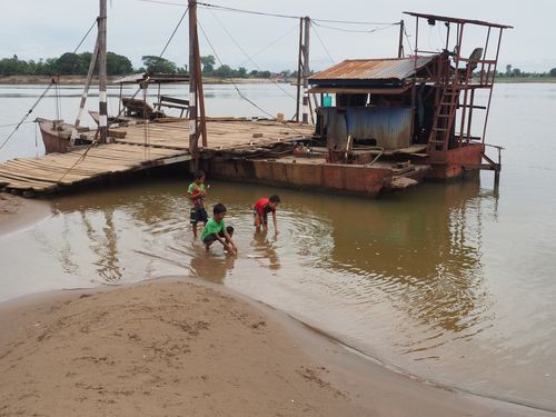 Laos • Crossing the Mekong at Champassak ( Laos,  )