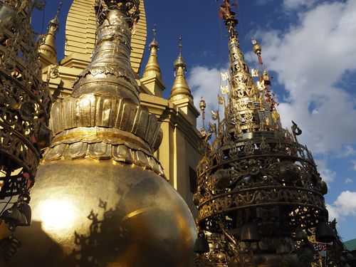 Popa Berg • Popa Taungkalat-klooster ( Myanmar,  )