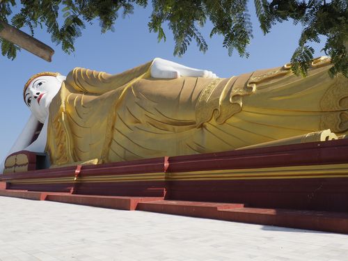Monywa • Laykyun Sekkya
: Bouddha couché ( Myanmar,  )