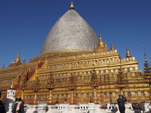 Nyaung U • Shwezigon Pagoda ( Myanmar,  )
