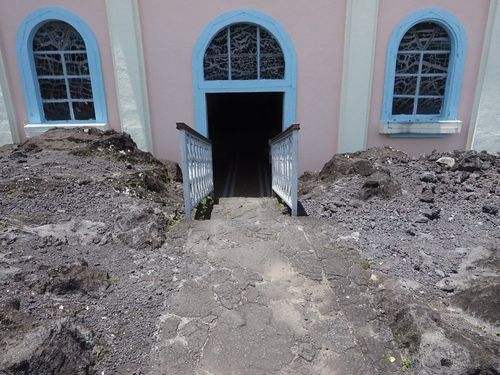 Réunion • Notre-Dame des Laves: entrée de l'église ( Réunion,  )