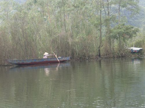 Montagnes de Huang Tich • Rivière Yen ( Vietnam,  )