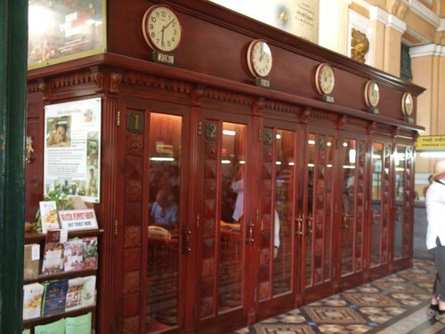 Ho Chi Minh City • Saigon Centraal Postkantoor: telefooncellen ( Vietnam,  )