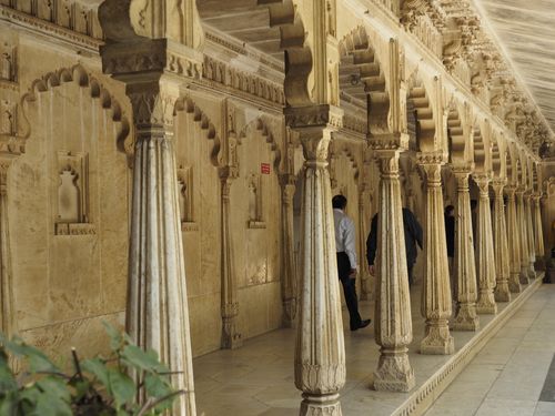 Udaipur • City Palace: une des galeries du palais ( Inde, Rajasthan )