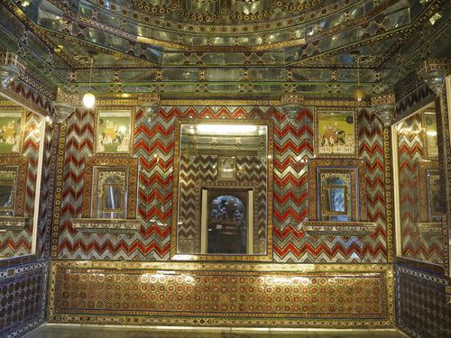 Udaipur • City Palace: une des salles du palais ( Inde, Rajasthan )