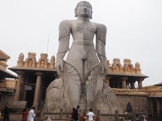 Jaïnisme • Shravanabelagola, statue de Gomateshwara, Karnataka