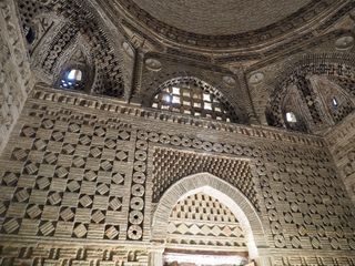 Zoroastrisme • Mausolée des Samanides, Boukhara, Ouzbékistan.
(voir commentaire sous la première photo)