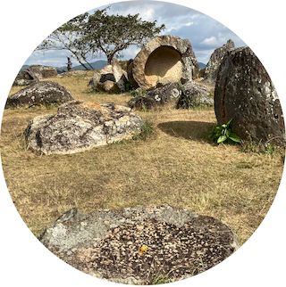 Gigantische krukken in pHonsavan, Laos, Phonsavan • Laos